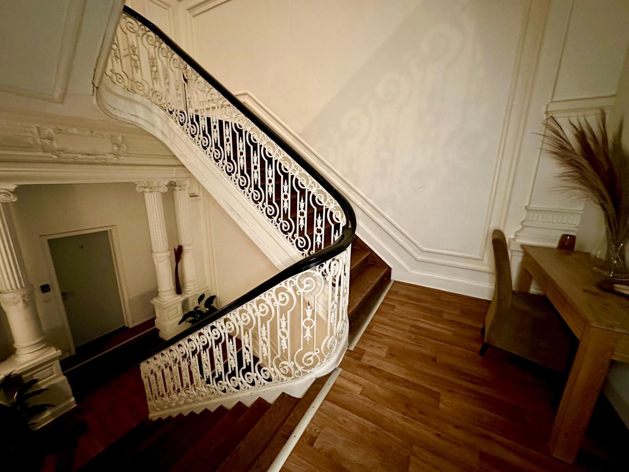 Luxury Suites Castel By Rikas Hotels Antwerpen Exteriör bild