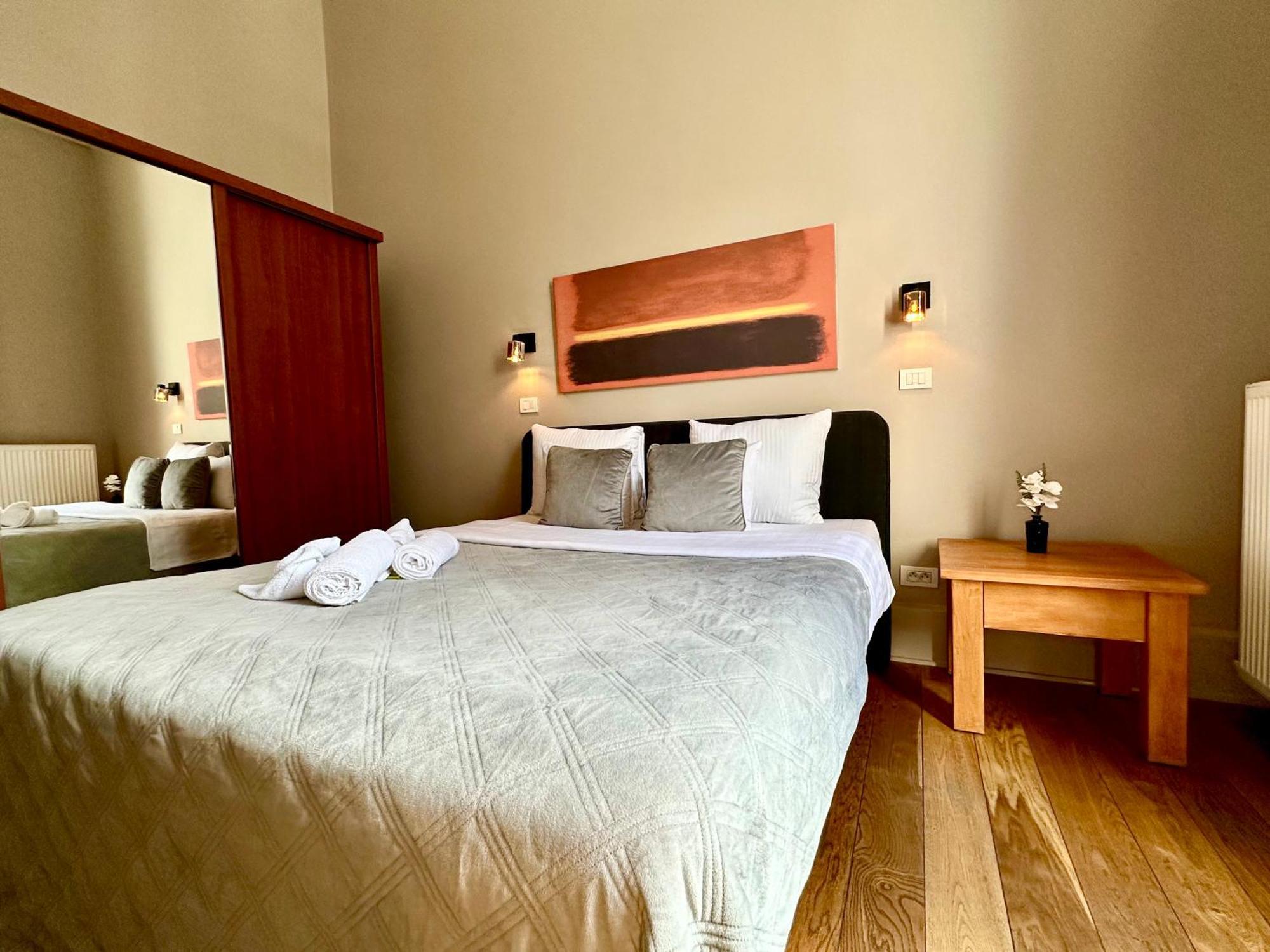 Luxury Suites Castel By Rikas Hotels Antwerpen Exteriör bild